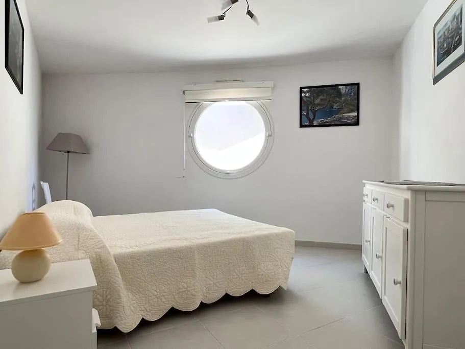 Apartment Figuerolles Moderne T3-300M Mer-Plage-Port-Parking-3 Etoiles La Ciotat France
