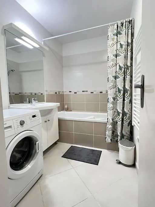 Apartment Figuerolles Moderne T3-300M Mer-Plage-Port-Parking-3 Etoiles La Ciotat France