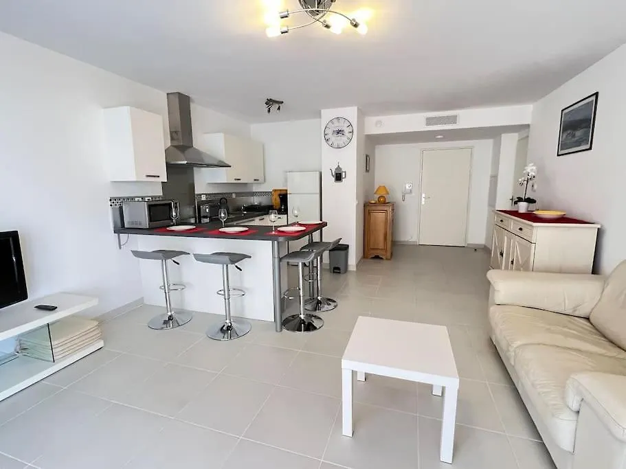 Figuerolles Moderne T3-300M Mer-Plage-Port-Parking-3 Etoiles La Ciotat France