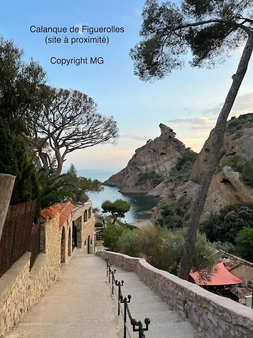 Figuerolles Moderne T3-300M Mer-Plage-Port-Parking-3 Etoiles La Ciotat Apartment