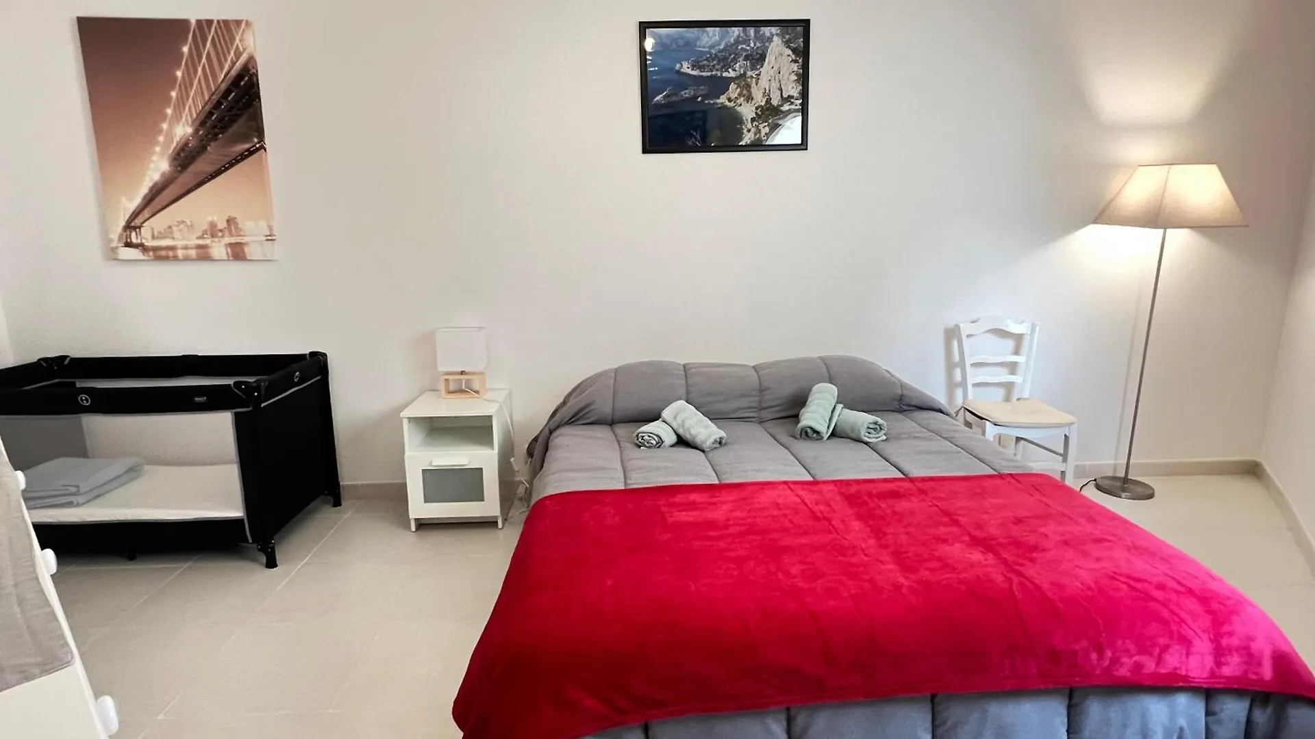 Apartment Figuerolles Moderne T3-300M Mer-Plage-Port-Parking-3 Etoiles La Ciotat