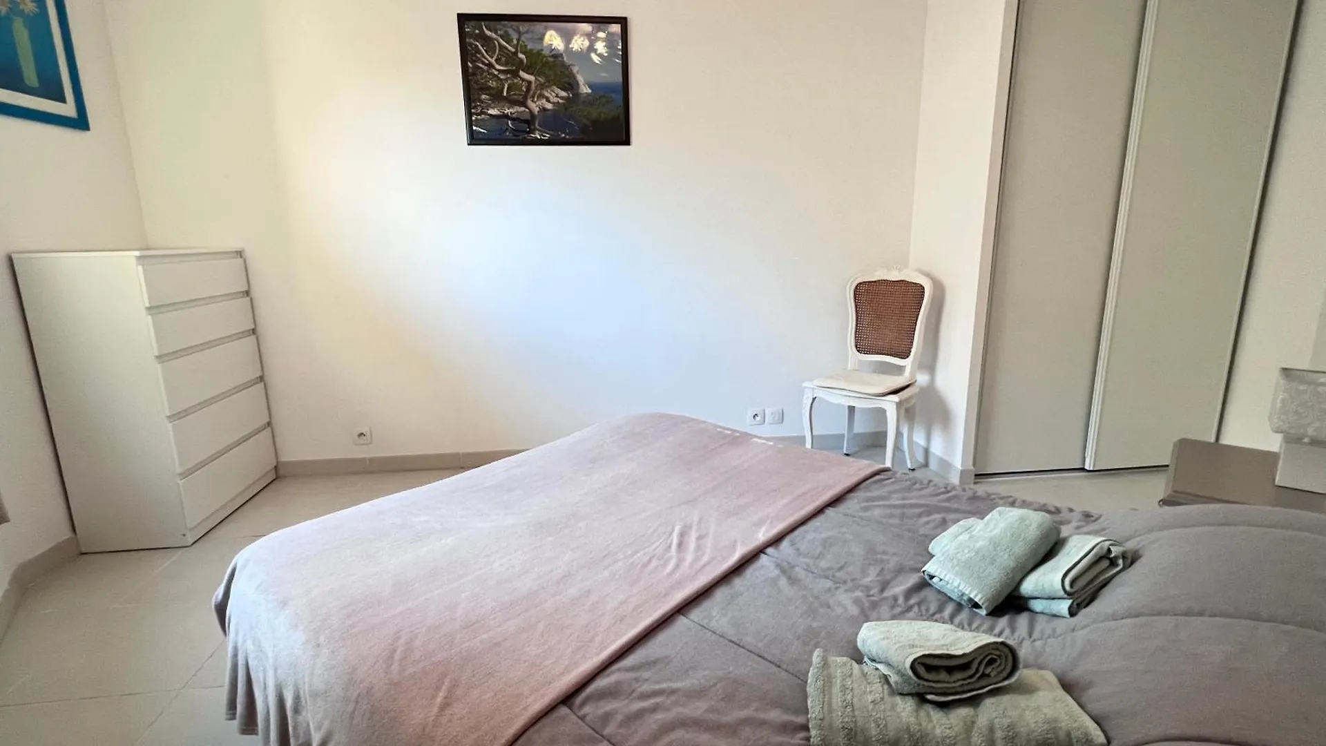 Figuerolles Moderne T3-300M Mer-Plage-Port-Parking-3 Etoiles La Ciotat 0*,  France