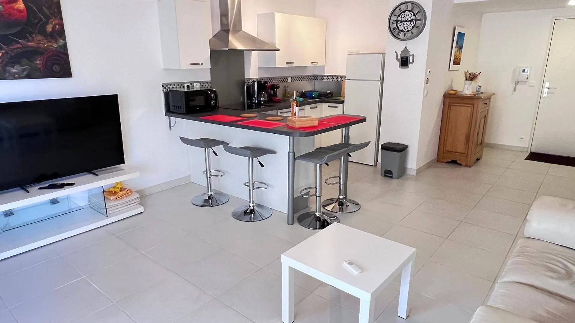 Figuerolles Moderne T3-300M Mer-Plage-Port-Parking-3 Etoiles La Ciotat 0*,  France