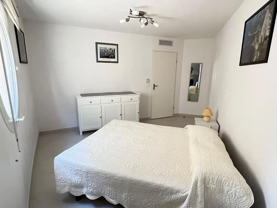Figuerolles Moderne T3-300M Mer-Plage-Port-Parking-3 Etoiles 0*, La Ciotat